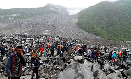 Más de 141 desaparecidos por un deslizamiento de tierras en China